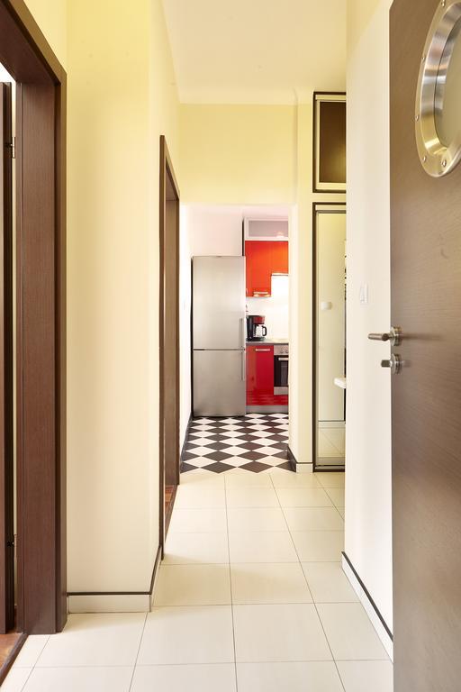Lovely Funky Flat Near Royal Park Warsaw Exterior photo